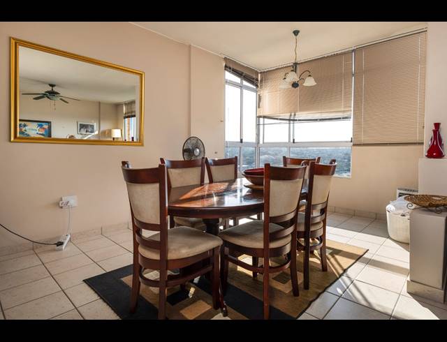 2 BEDROOM FLAT FOR SALE IN WESTRIDGE